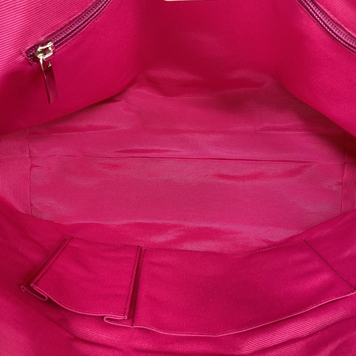 【5pb3035】サルヴァトーレフェラガモ トートバッグ キャンバス レッド シルバー金具【中古】レディース 5pb3035】サルヴァトーレフェラガモ トートバッグ キャンバス レッド