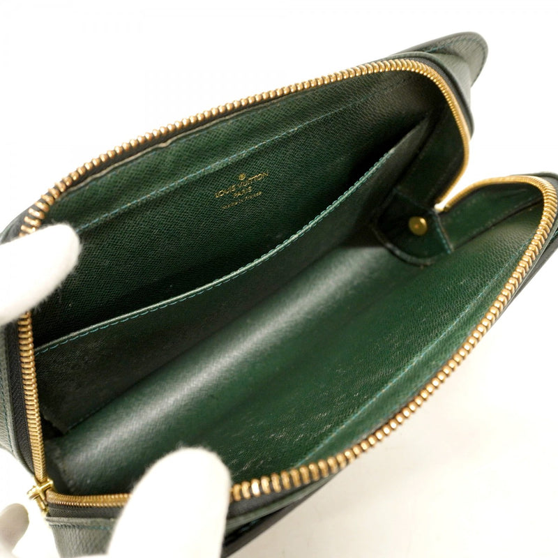 ⭐︎ルイヴィトン⭐︎タイガ バイカル クラッチバッグ エピセア グリーン 本革 鑑定済 ルイヴィトン クラッチバッグ タイガ バイカル エピセア