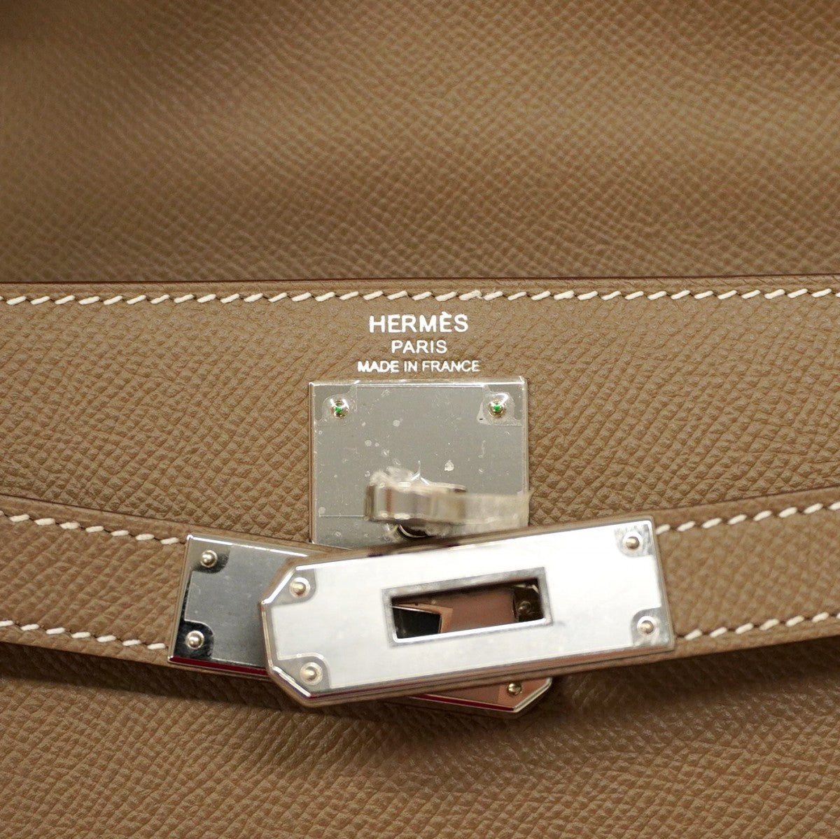 ★SALE【5pd4882-g】エルメス ハンドバッグ ケリー28 ヴォーエプソン エトゥープ シルバー金具 D刻印 2wayバッグ【中古】レディース