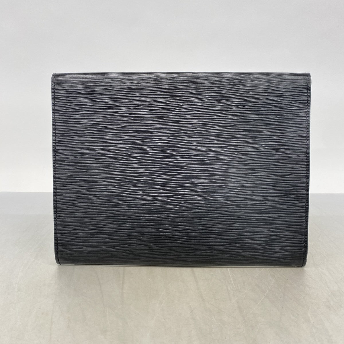 LOUIS VUITTON ルイヴィトン クラッチバッグ イエナ エピ ルイ・ヴィトン(Louis Vuitton) ルイ・ヴィトン クラッチバッグ エピ