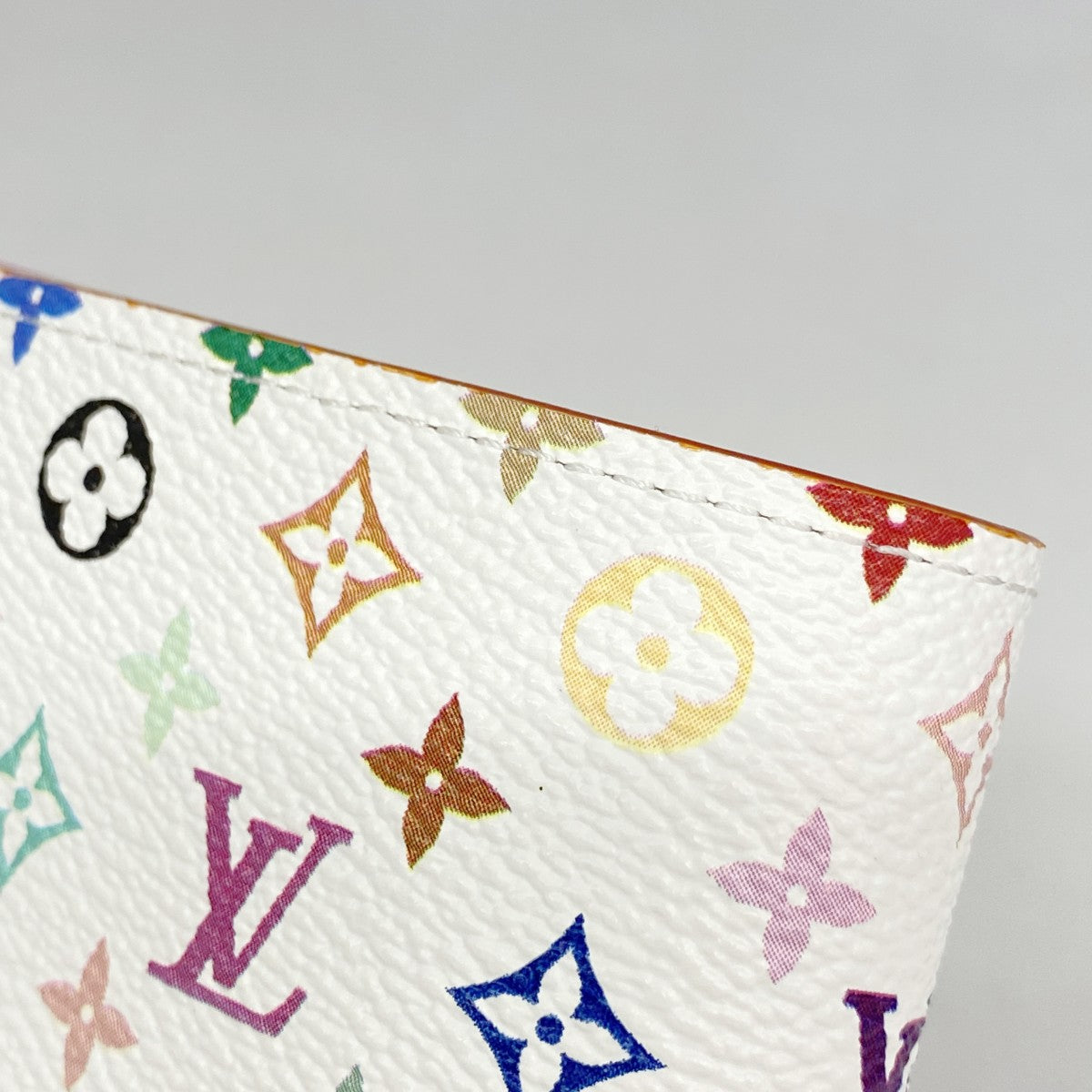 5pd5757】ルイヴィトン パスポートケース モノグラム・マルチカラー