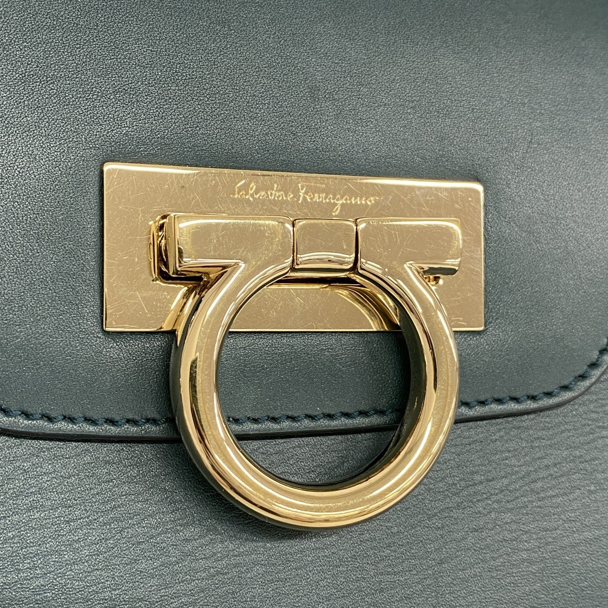 5pd5767】サルヴァトーレフェラガモ ハンドバッグ ガンチーニ レザー