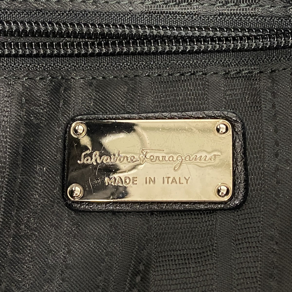5pd6405】サルヴァトーレフェラガモ ショルダーバッグ ガンチーニ