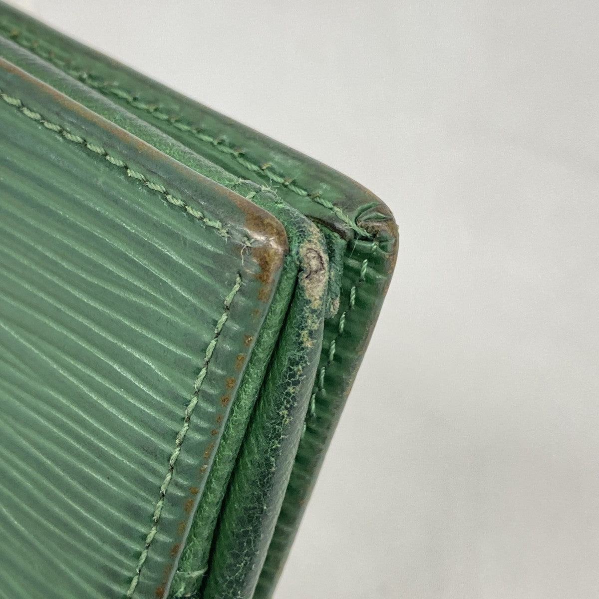 新品同様 激レア ルイヴィトン エピ ボルネオグリーン ポルトモネボワット LOUIS VUITTON ルイ・ヴィトン ポシェット・クレ エピ ボルネオ