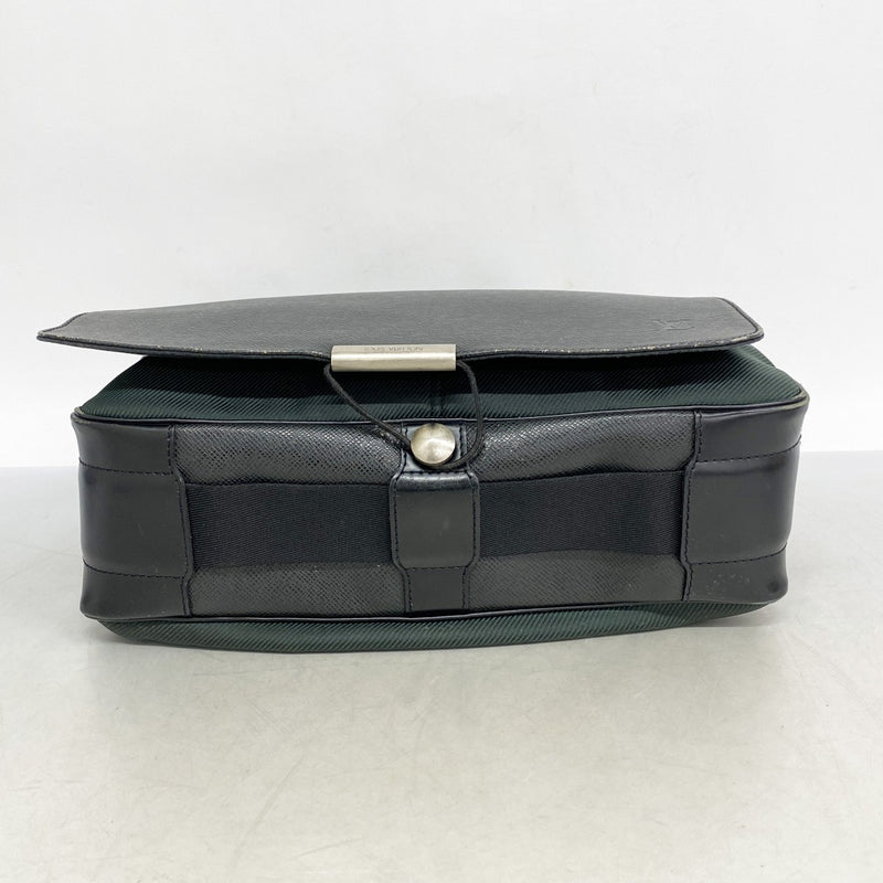 6ab0756-k】ルイヴィトン ショルダーバッグ タイガ ヴィクトール