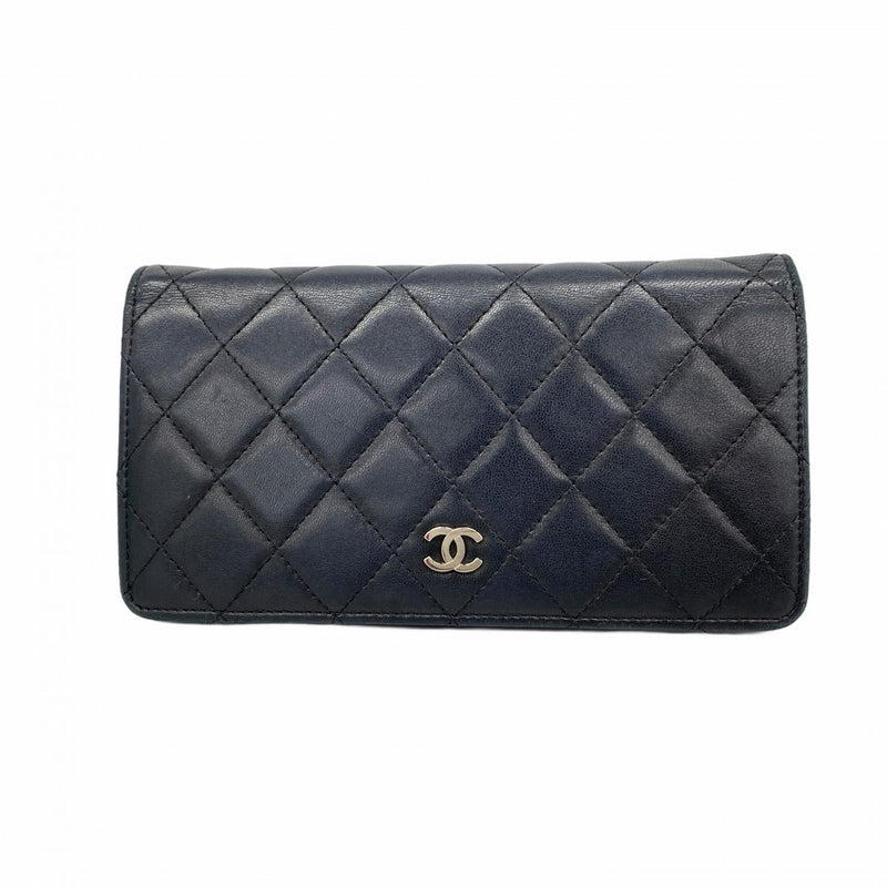 シャネル　二つ折り長財布　黒　ブラック　ラムスキン　マトラッセ　キルティング CHANEL（シャネル） 黒 キャビアスキン マトラッセ ゴールド金具 2