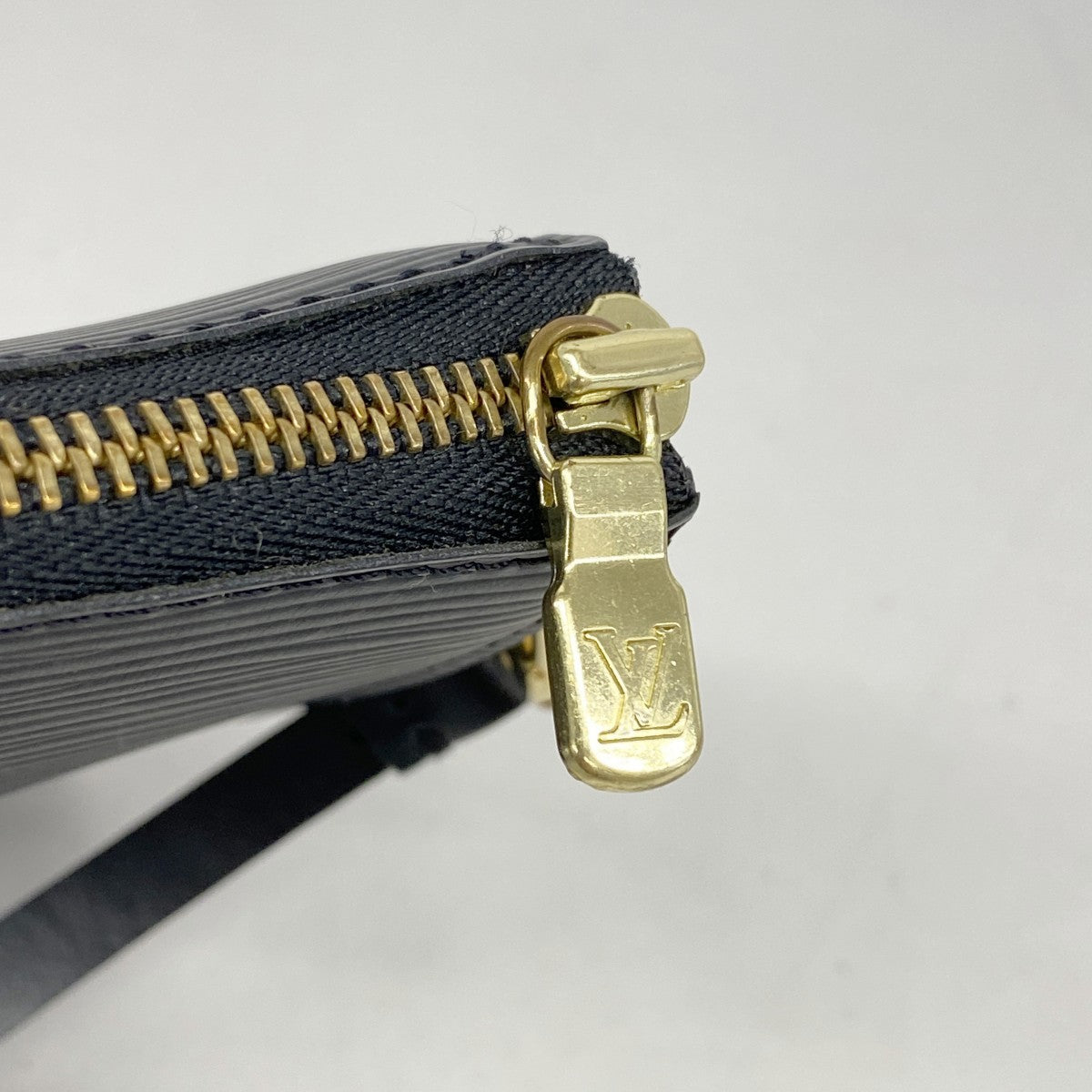 極美品✨ルイヴィトン　アクセソワール　ポーチ　バックインバック　エピ　ノワール LOUIS VUITTON（ルイ・ヴィトン） ほぼ未使用 箱 袋付き ポシェット