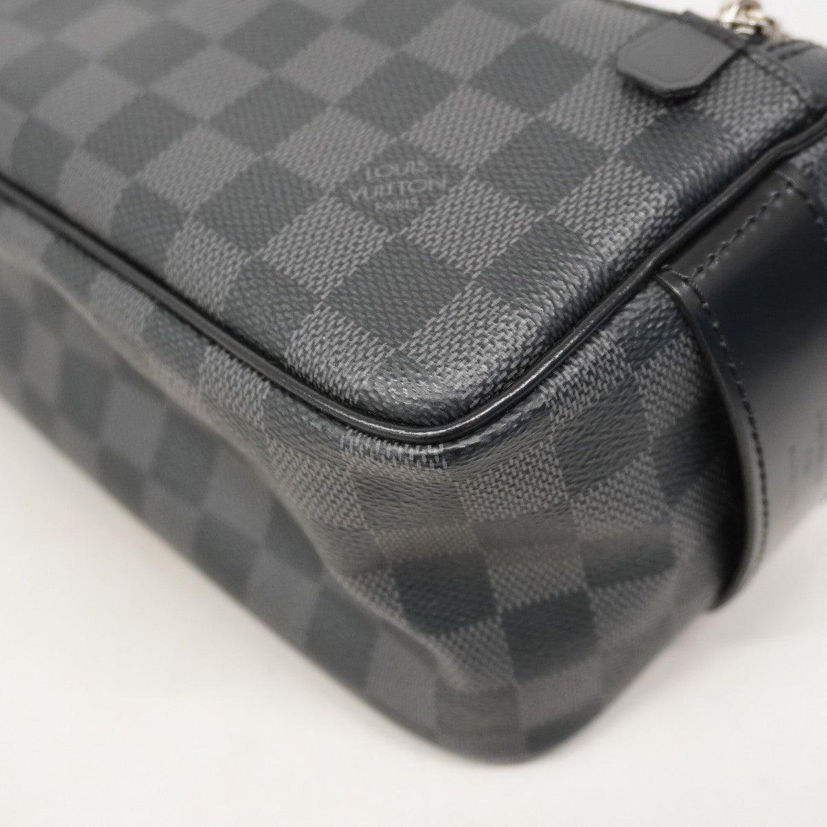 【6ae5125-k】ルイヴィトン ポーチ ダミエ・グラフィット トワレポーチ N47625 ブラック グレー【中古】メンズ
