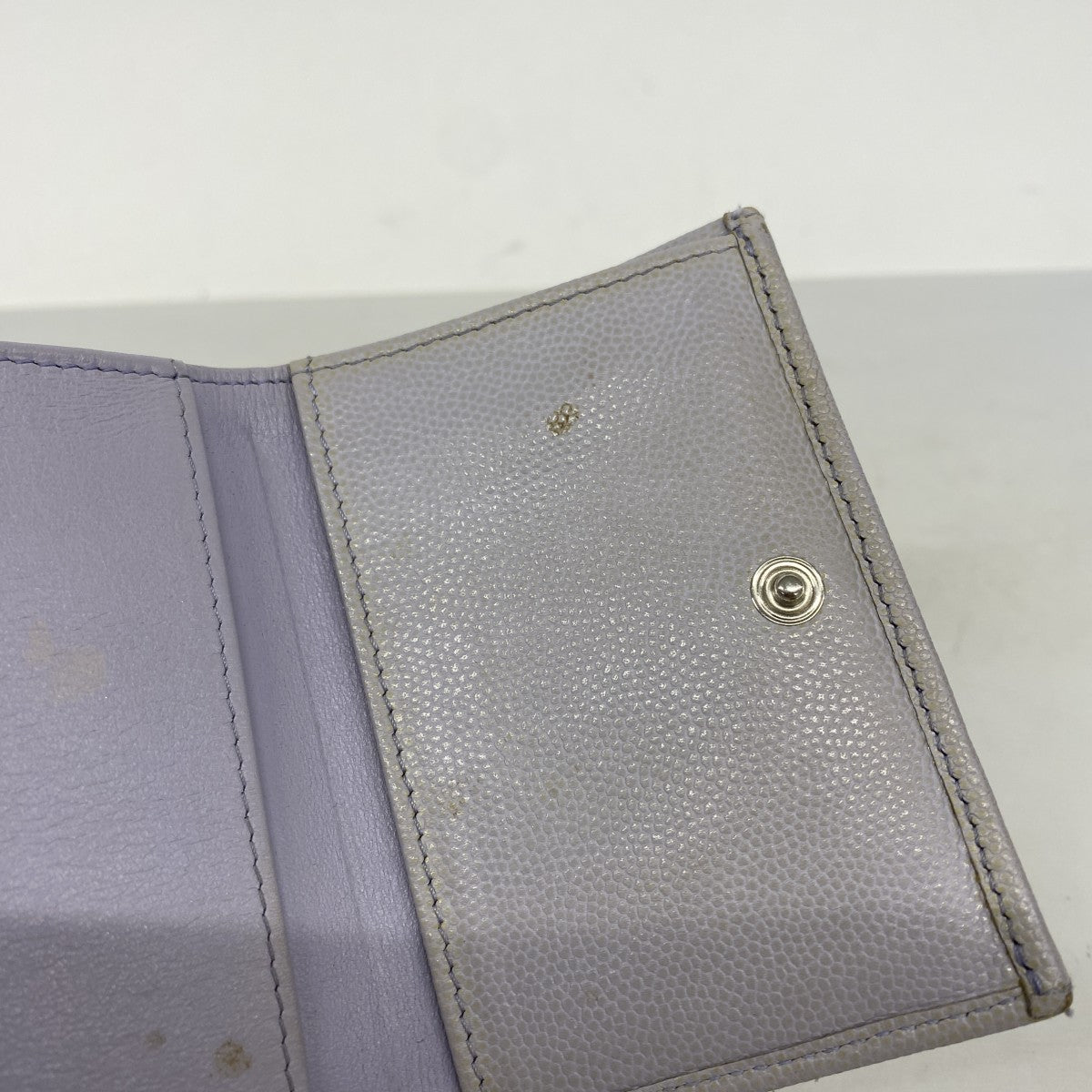 【6ae5146-k】シャネル 三つ折り財布 マトラッセ キャビアスキン パープル シルバー金具【中古】レディース