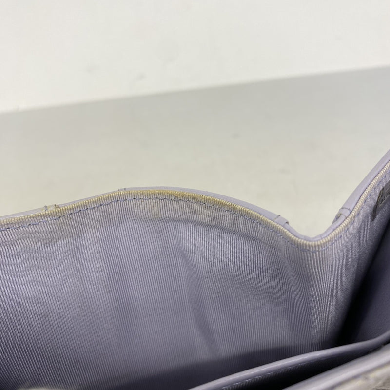 【6ae5146-k】シャネル 三つ折り財布 マトラッセ キャビアスキン パープル シルバー金具【中古】レディース