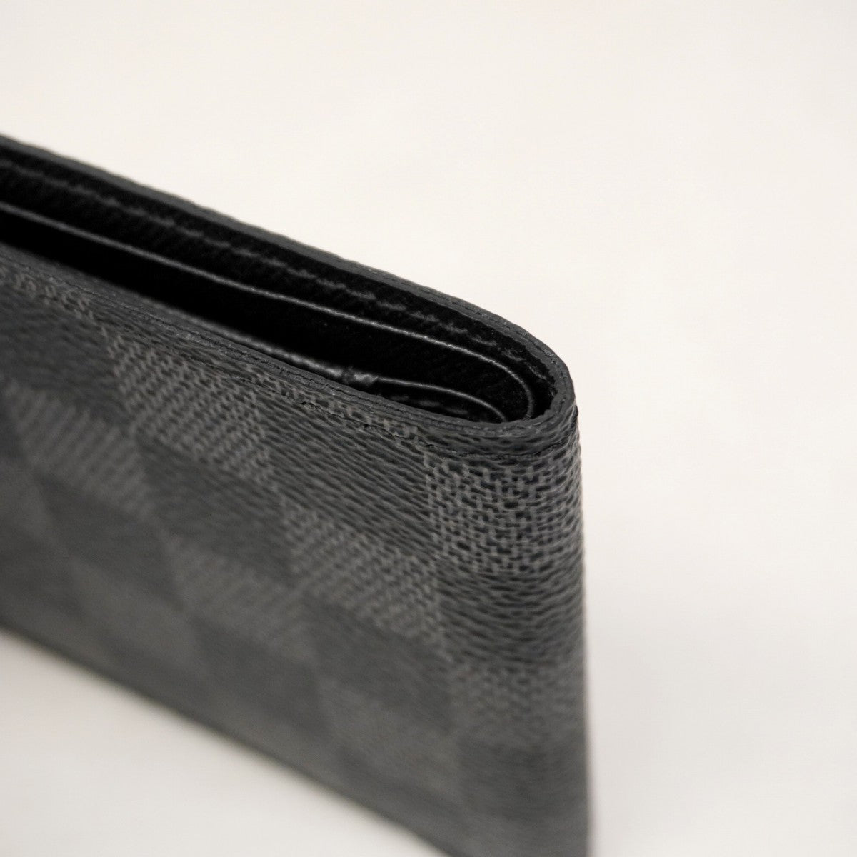 【6ae5175-k】ルイヴィトン 札入れ ダミエ・グラフィット ポルトフォイユミュルティプル N62663 ブラック グレー【中古】メンズ