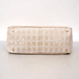 【6ae5178-k】シャネル トートバッグ ニュートラベル ナイロン ベージュ シャンパンゴールド金具【中古】レディース