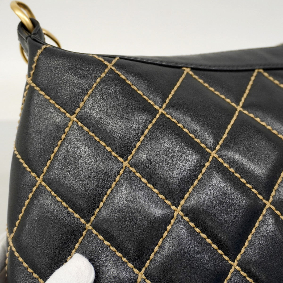 【6ae5179-k】シャネル ショルダーバッグ ワイルドステッチ ラムスキン ブラック ゴールド金具【中古】レディース