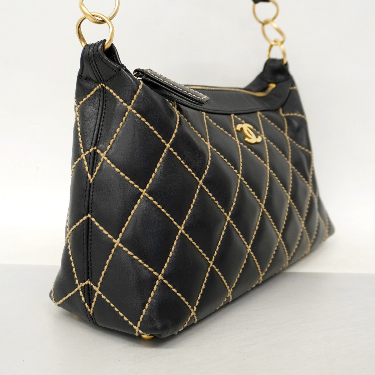 【6ae5179-k】シャネル ショルダーバッグ ワイルドステッチ ラムスキン ブラック ゴールド金具【中古】レディース