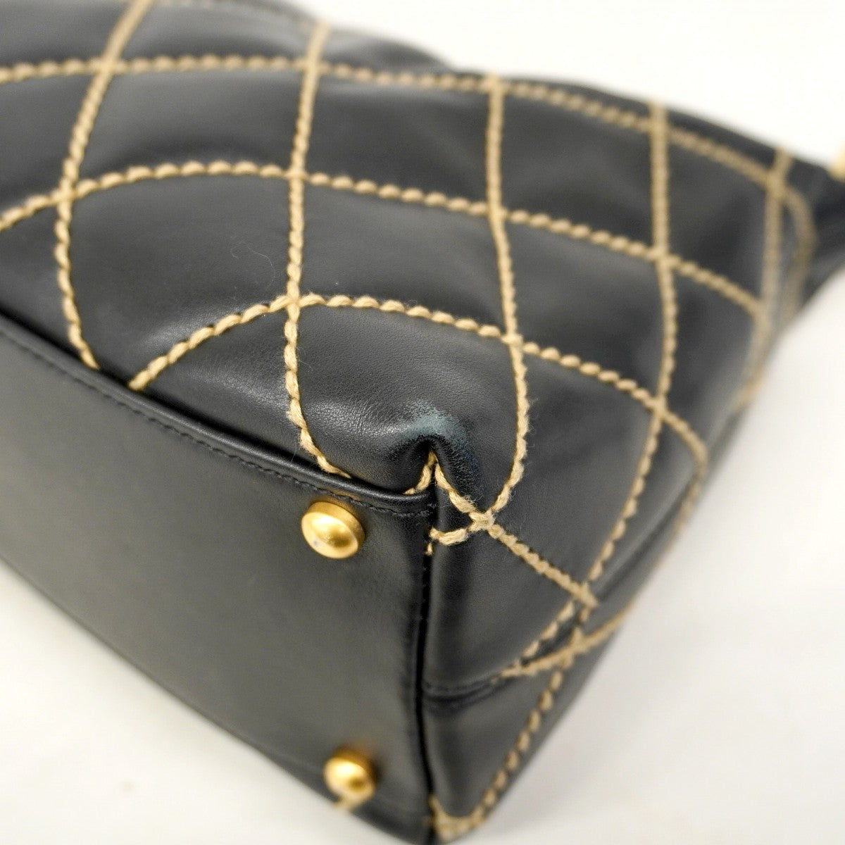 【6ae5179-k】シャネル ショルダーバッグ ワイルドステッチ ラムスキン ブラック ゴールド金具【中古】レディース