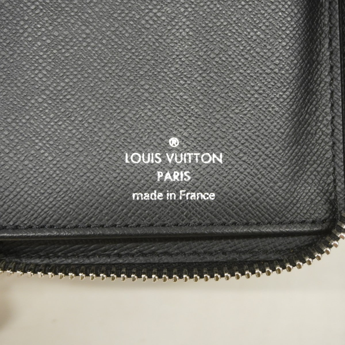 【6ae5207】ルイヴィトン 長財布 タイガ ジッピーウォレットヴェルティカル M30503 ノワール【中古】メンズ