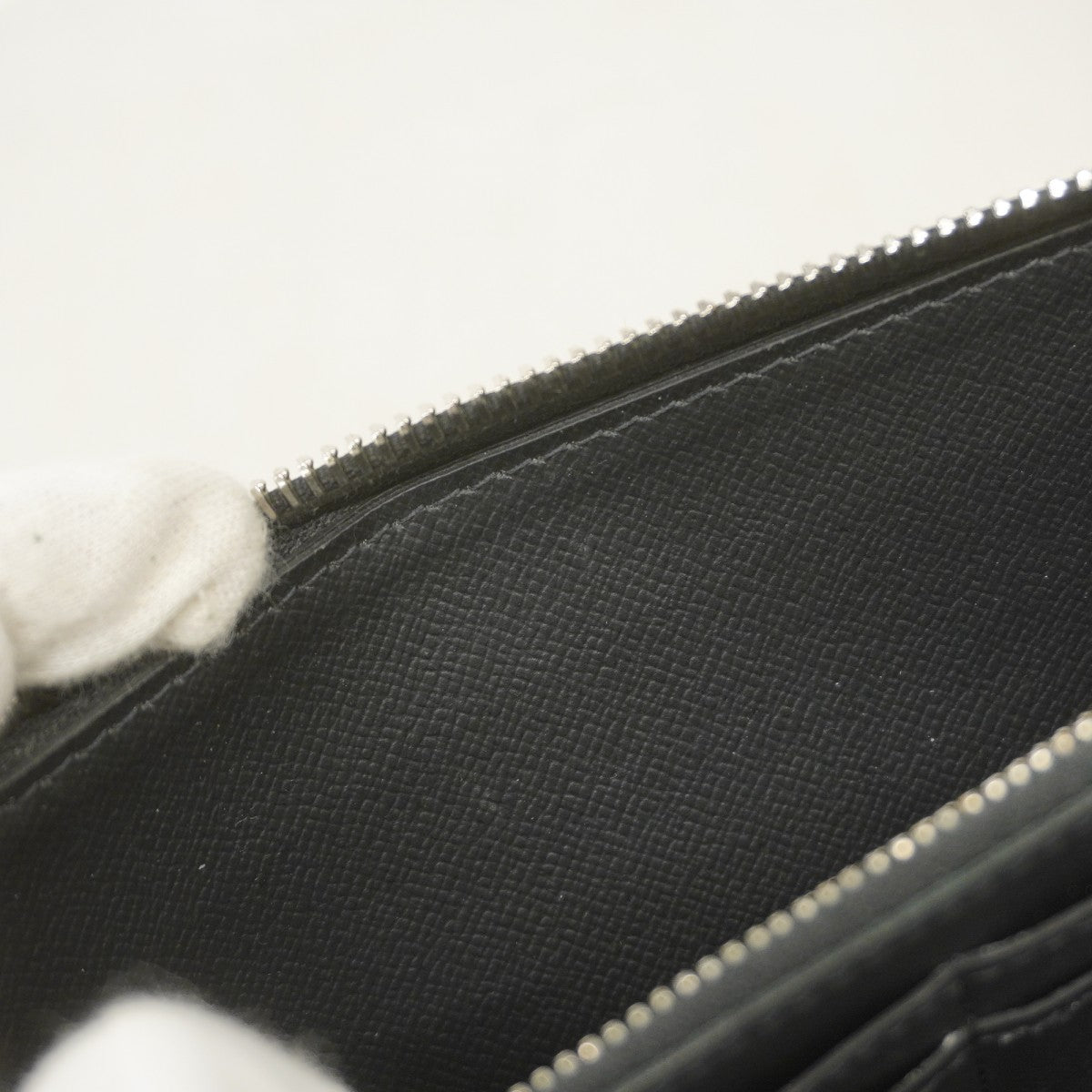 【6ae5207】ルイヴィトン 長財布 タイガ ジッピーウォレットヴェルティカル M30503 ノワール【中古】メンズ