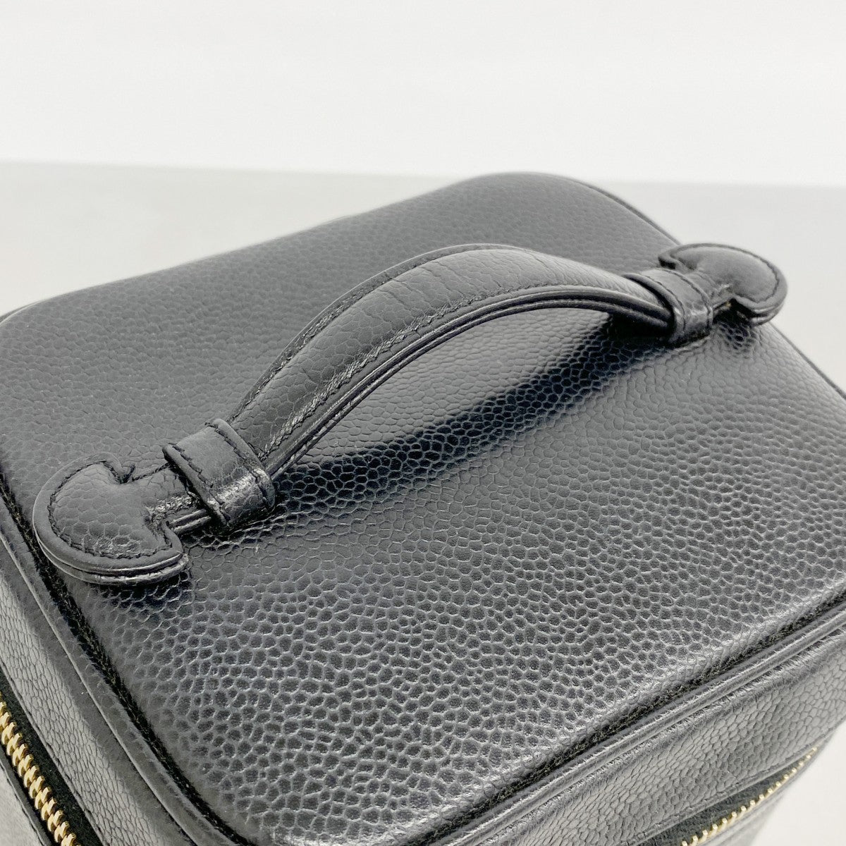 【6ae5647】シャネル バニティバッグ キャビアスキン ブラック ゴールド金具【中古】レディース