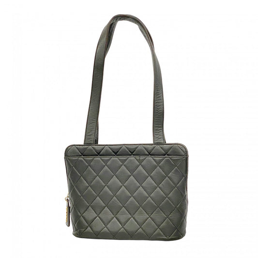 【6ae5650-k】シャネル ショルダーバッグ マトラッセ ラムスキン ブラック ゴールド金具【中古】レディース