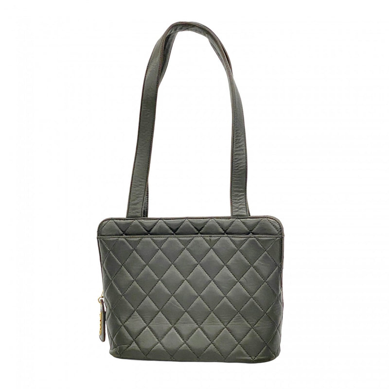 【6ae5650-k】シャネル ショルダーバッグ マトラッセ ラムスキン ブラック ゴールド金具【中古】レディース