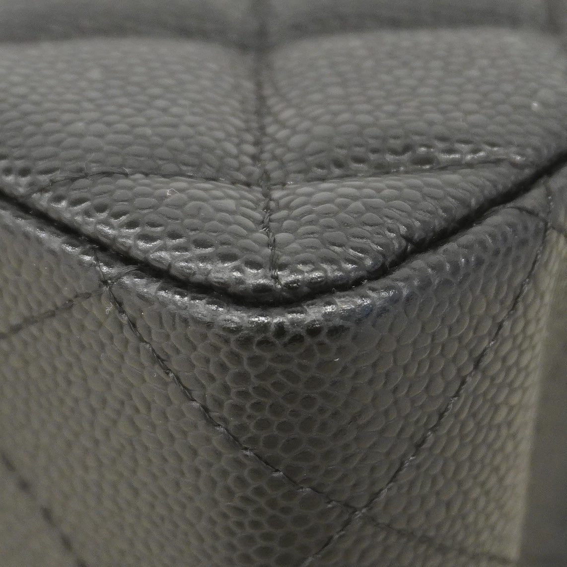 ★SALE【6bc4213】シャネル ショルダーバッグ デカマトラッセ Wフラップ Wチェーン キャビアスキン ブラック ゴールド金具【中古】レディース