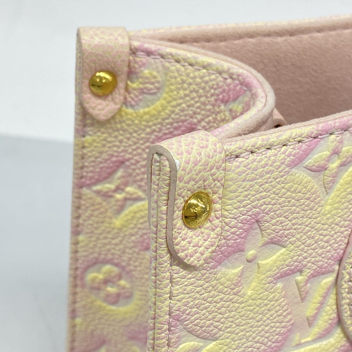 【6bc4246】ルイヴィトン ハンドバッグ モノグラム・アンプラント オンザゴーPM M46168 サマースターダスト 2wayバッグ【中古】レディース