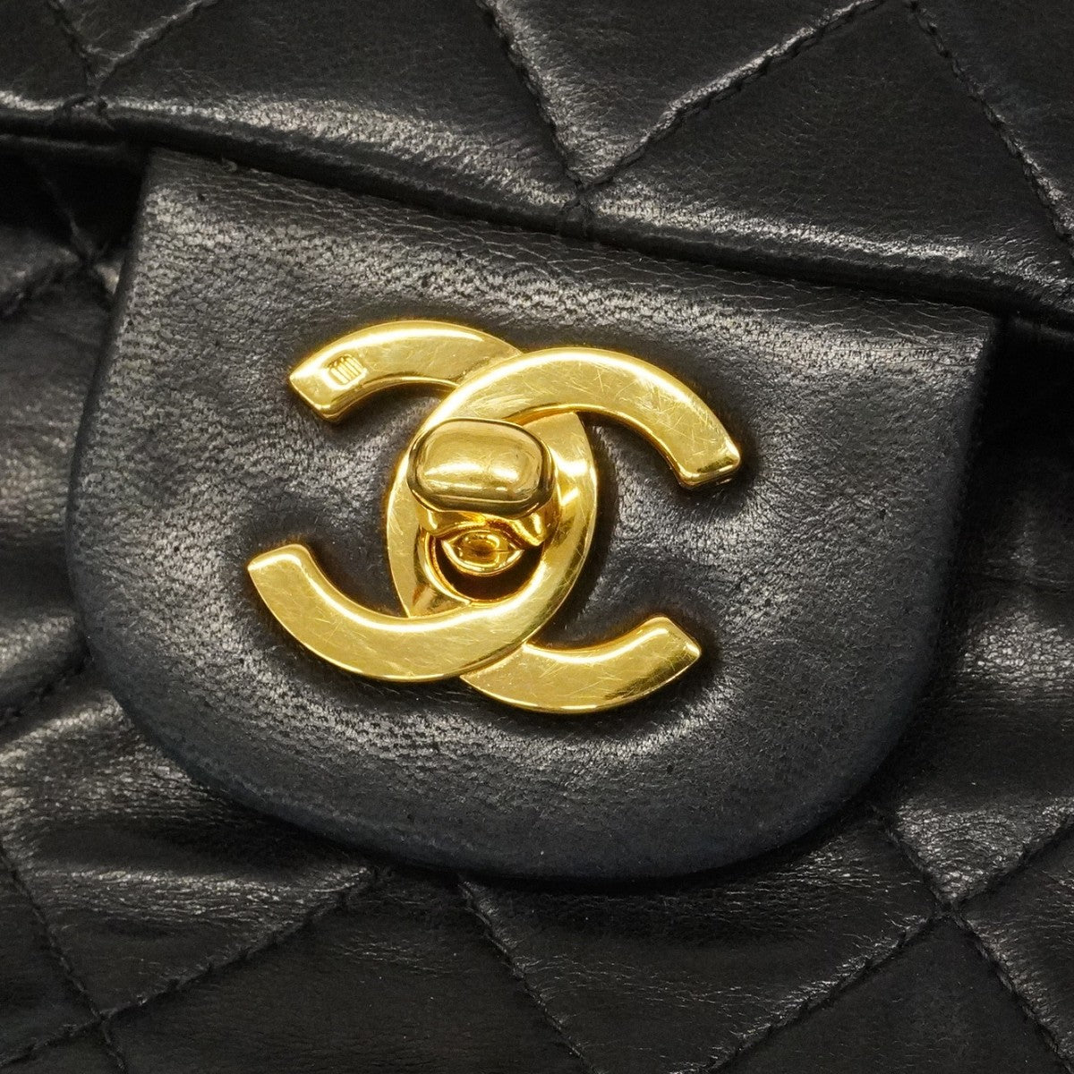 【6ca1264】シャネル ショルダーバッグ マトラッセ Wフラップ Wチェーン ラムスキン ブラック ゴールド金具【中古】レディース