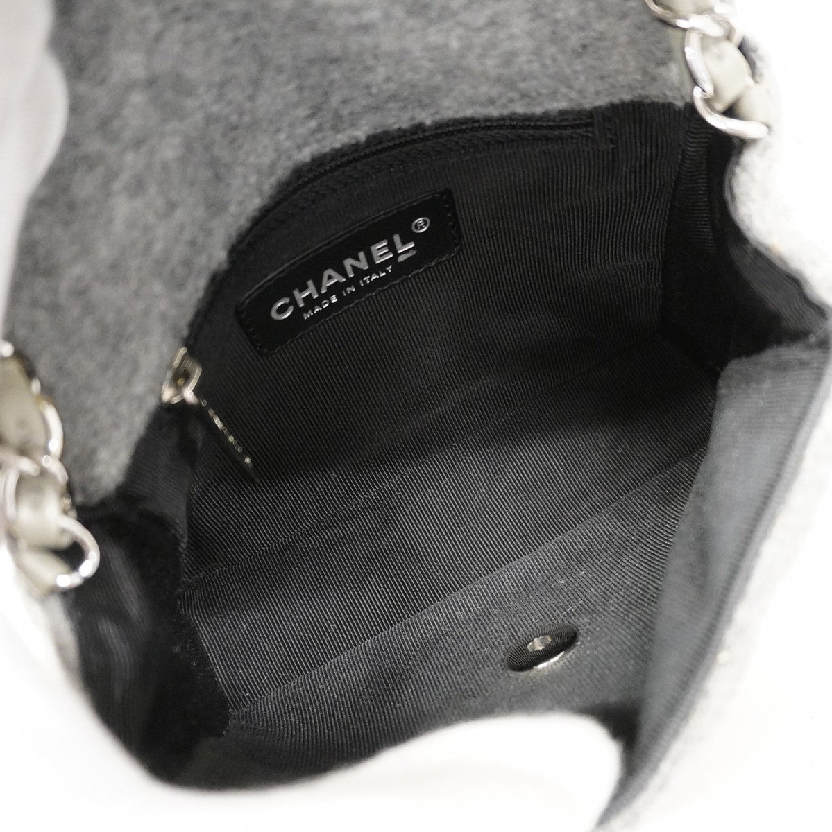 【6ca1308】シャネル ショルダーバッグ ミニマトラッセ チェーンショルダー ウール グレー シルバー金具【中古】レディース