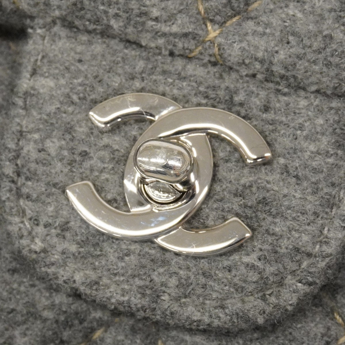 【6ca1308】シャネル ショルダーバッグ ミニマトラッセ チェーンショルダー ウール グレー シルバー金具【中古】レディース