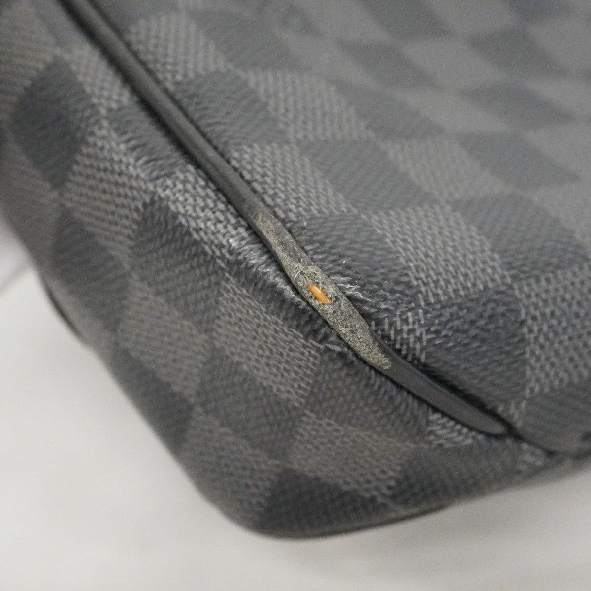 ★在庫処分★最終価格【6cb1763-k】ルイヴィトン ショルダーバッグ ダミエ・グラフィット ディストリクトPM N41260 グレー ブラック【中古】メンズ