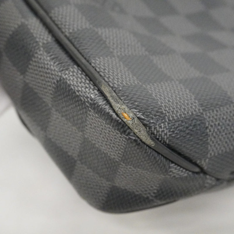 ★在庫処分★最終価格【6cb1763-k】ルイヴィトン ショルダーバッグ ダミエ・グラフィット ディストリクトPM N41260 グレー ブラック【中古】メンズ