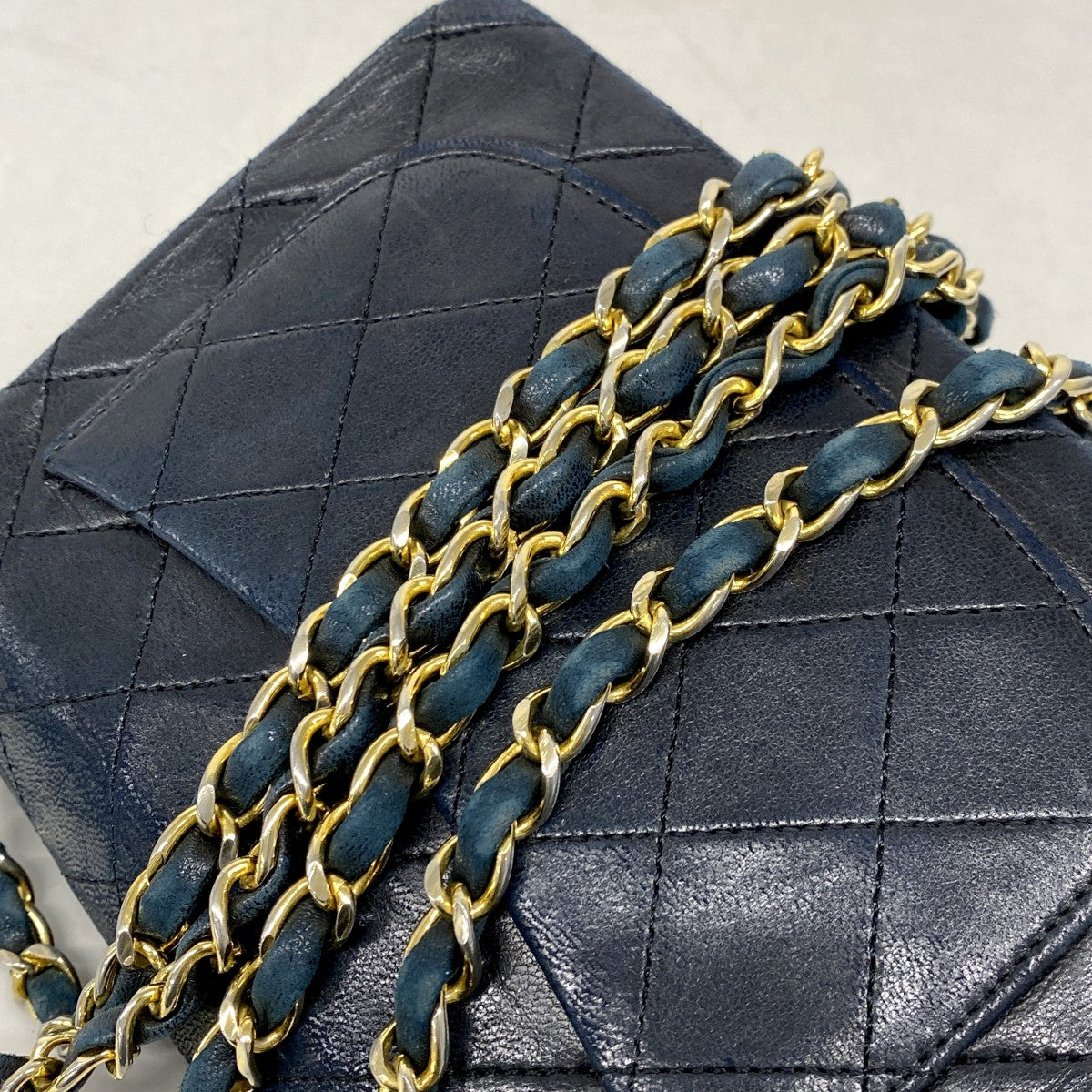 【6cb1797】シャネル ショルダーバッグ ミニマトラッセ チェーンショルダー ラムスキン ブラック ゴールド金具【中古】レディース