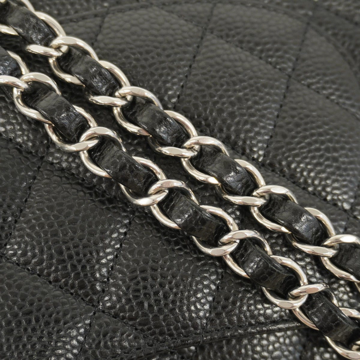 【6cb1923】シャネル ショルダーバッグ マトラッセ Wフラップ Wチェーン キャビアスキン ブラック シルバー金具【中古】レディース