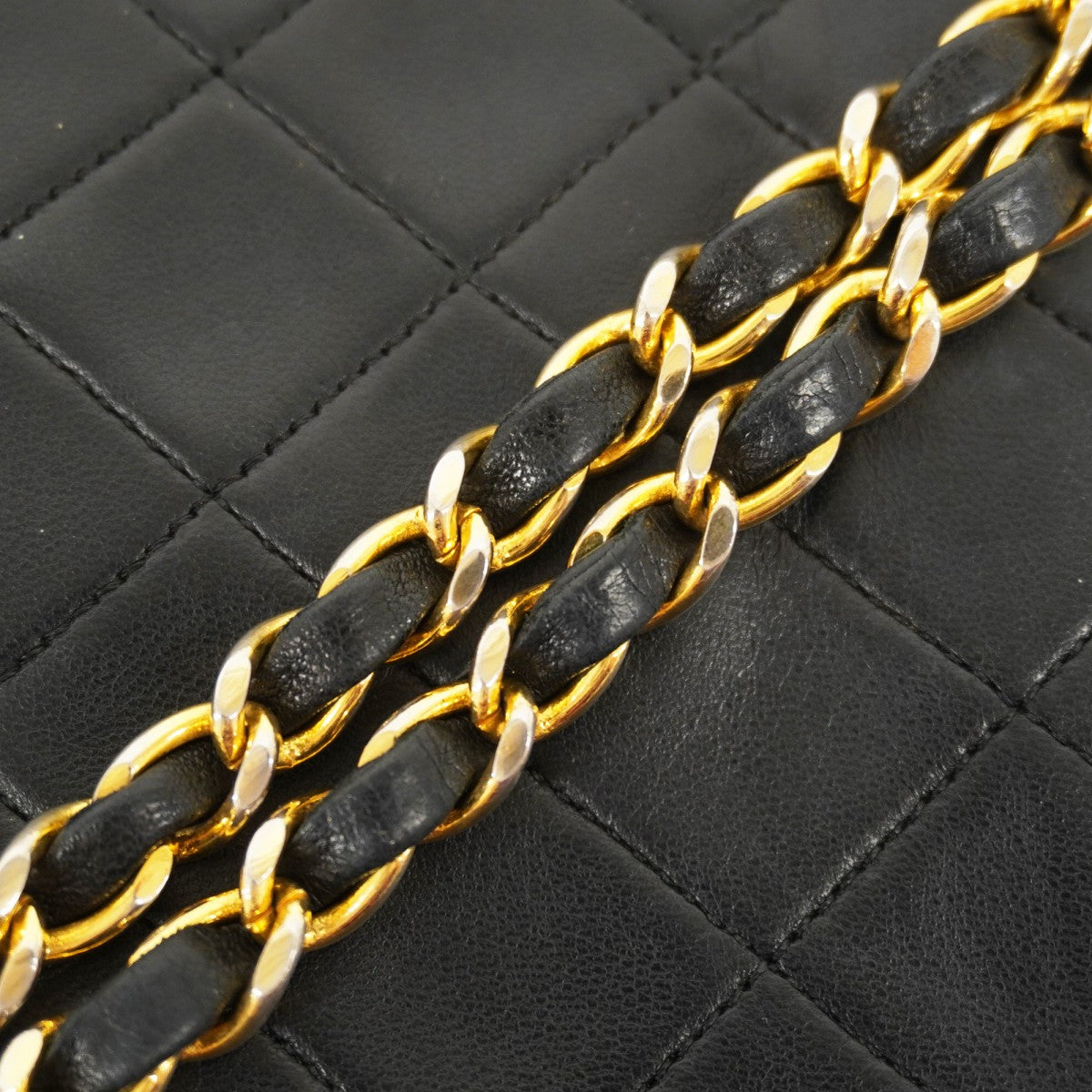 【6cb2009】シャネル ショルダーバッグ ミニマトラッセ チェーンショルダー ラムスキン ブラック ゴールド金具【中古】レディース