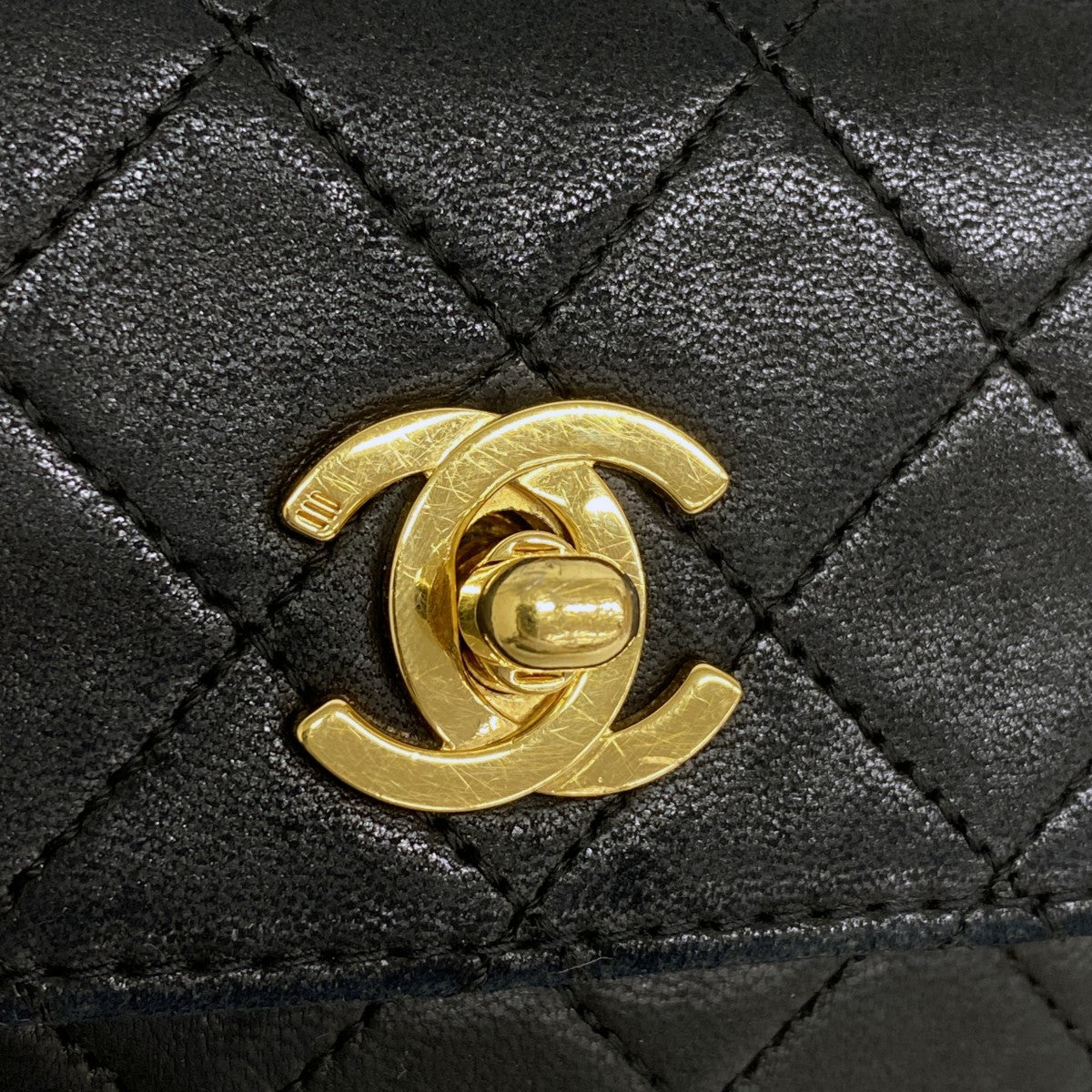 【6cb2056-k】シャネル ショルダーバッグ ミニマトラッセ チェーンショルダー ラムスキン ブラック ゴールド金具【中古】レディース