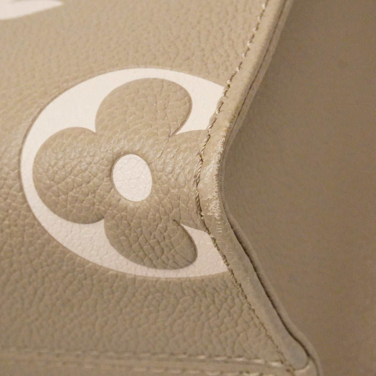 ★在庫処分★最終価格【6cb2245】ルイヴィトン ハンドバッグ モノグラム・アンプラント バイカラー オンザゴ—PM M45779 トゥルトレールクレーム 2wayバッグ【中古】レディース