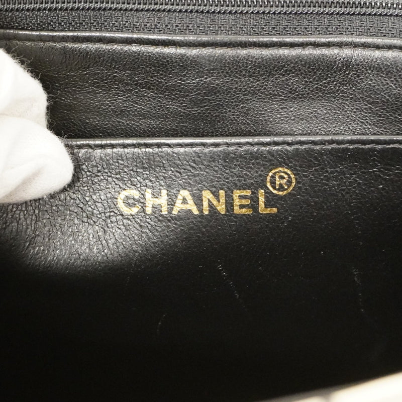 【6cb2276】シャネル ショルダーバッグ デカマトラッセ Wチェーン パテントレザー マルチカラー ゴールド金具【中古】レディース