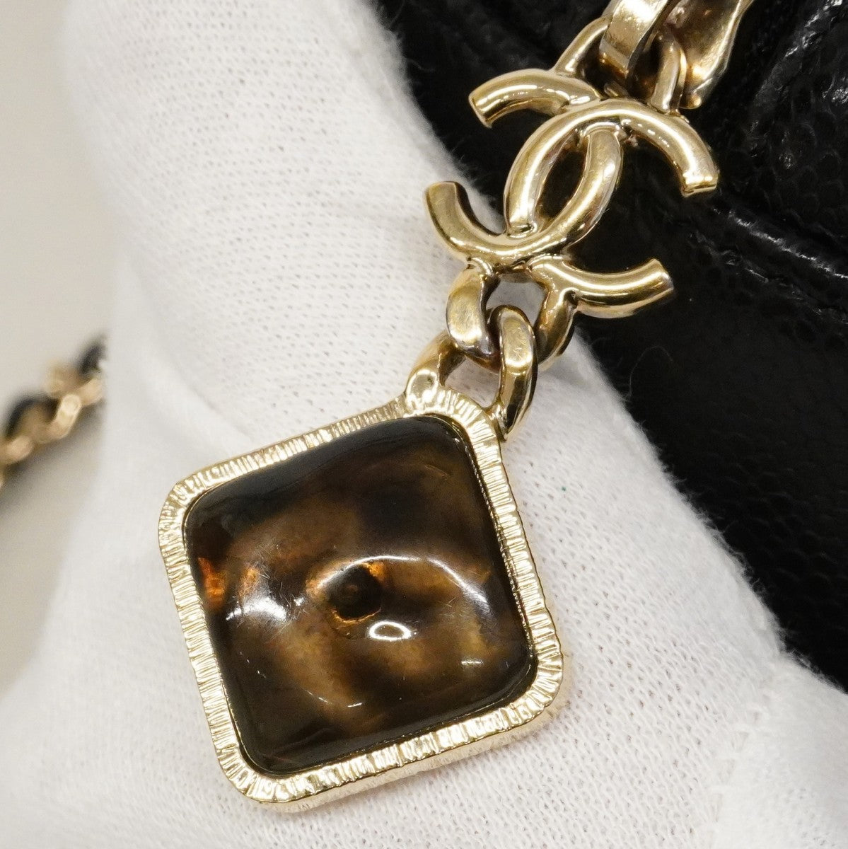 【6cb2289】シャネル ショルダーバッグ マトラッセ チェーンショルダー キャビアスキン ブラック シャンパンゴールド金具【中古】レディース