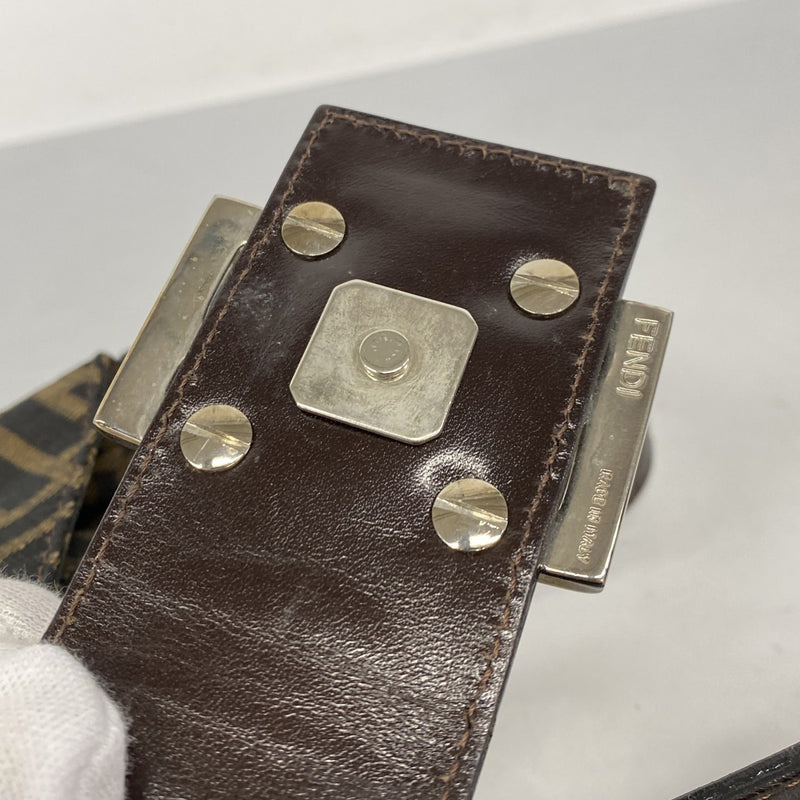 【6cb2333】フェンディ ショルダーバッグ ズッカ ナイロンキャンバス ブラウン シルバー金具【中古】レディース