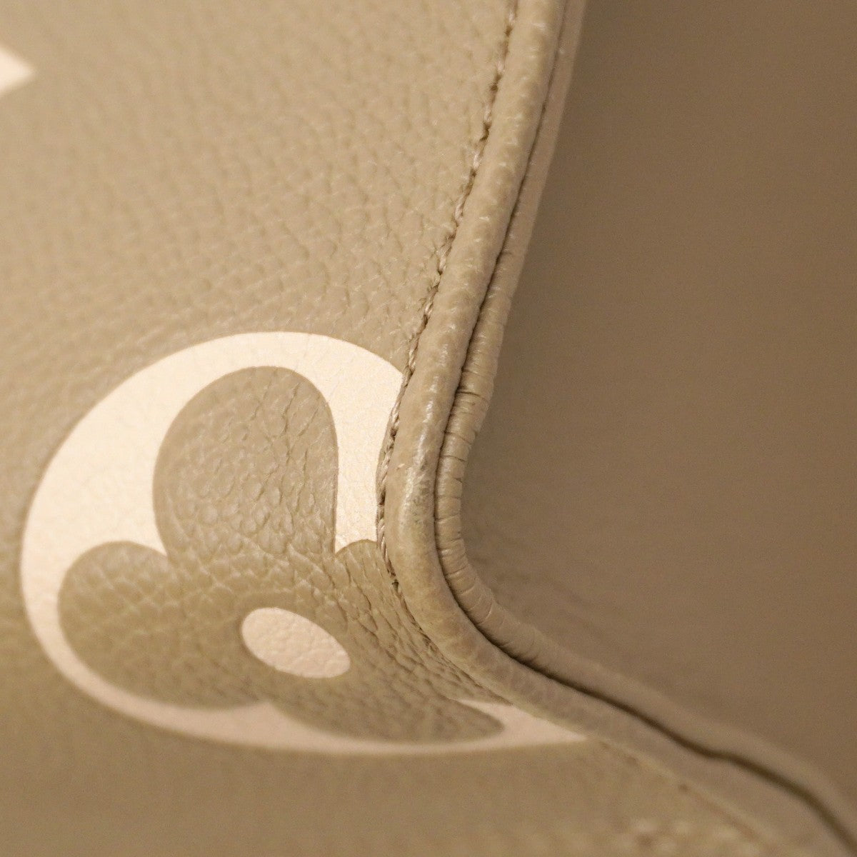 【6cc3186】ルイヴィトン ハンドバッグ モノグラム・アンプラント バイカラー オンザゴーPM M45779 トゥルトレール クレーム 2wayバッグ【中古】レディース