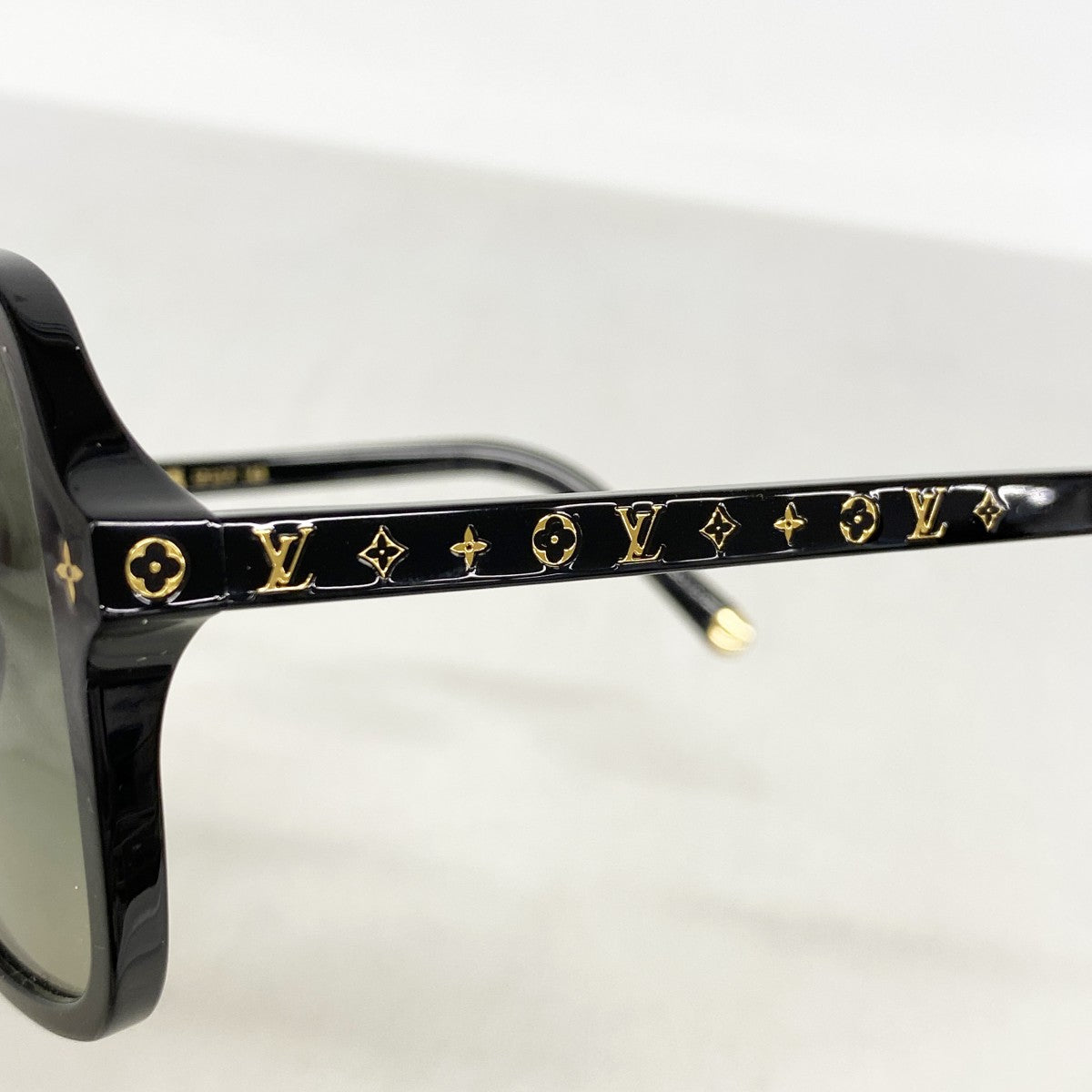 【6cc3475】ルイヴィトン サングラス マイモノグラムライトスクエア Z1861E ブラック【中古】レディース
