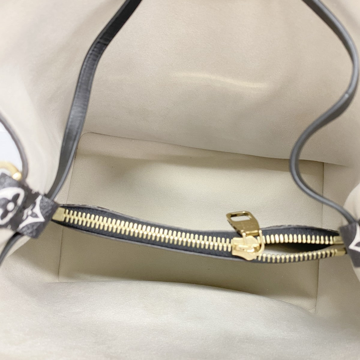 ★最終価格【6cc3543-k】ルイヴィトン ショルダーバッグ モノグラム･ジャングル ネオノエ M44679 ホワイト ブラック イヴォワール【中古】レディース