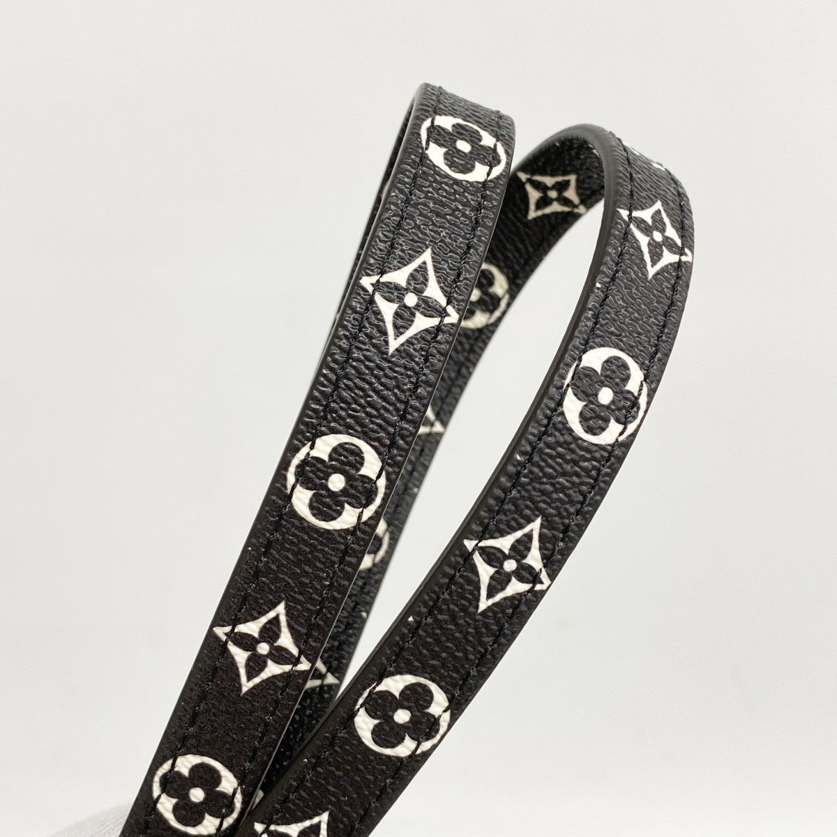 ★最終価格【6cc3543-k】ルイヴィトン ショルダーバッグ モノグラム･ジャングル ネオノエ M44679 ホワイト ブラック イヴォワール【中古】レディース