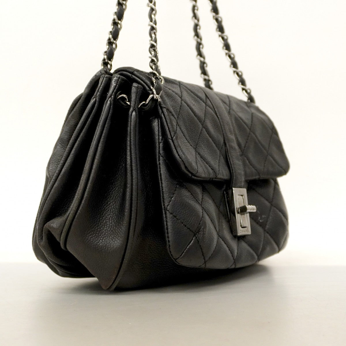 【6cc3839-k】シャネル ショルダーバッグ 2.55/マトラッセ チェーンショルダー キャビアスキン ブラック シルバー金具【中古】レディース