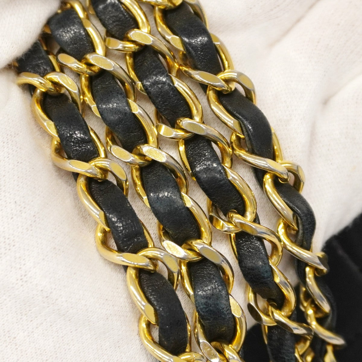 【6cc4022-k】シャネル ショルダーバッグ マトラッセ Wフラップ Wチェーン ラムスキン ブラック ゴールド金具【中古】レディース