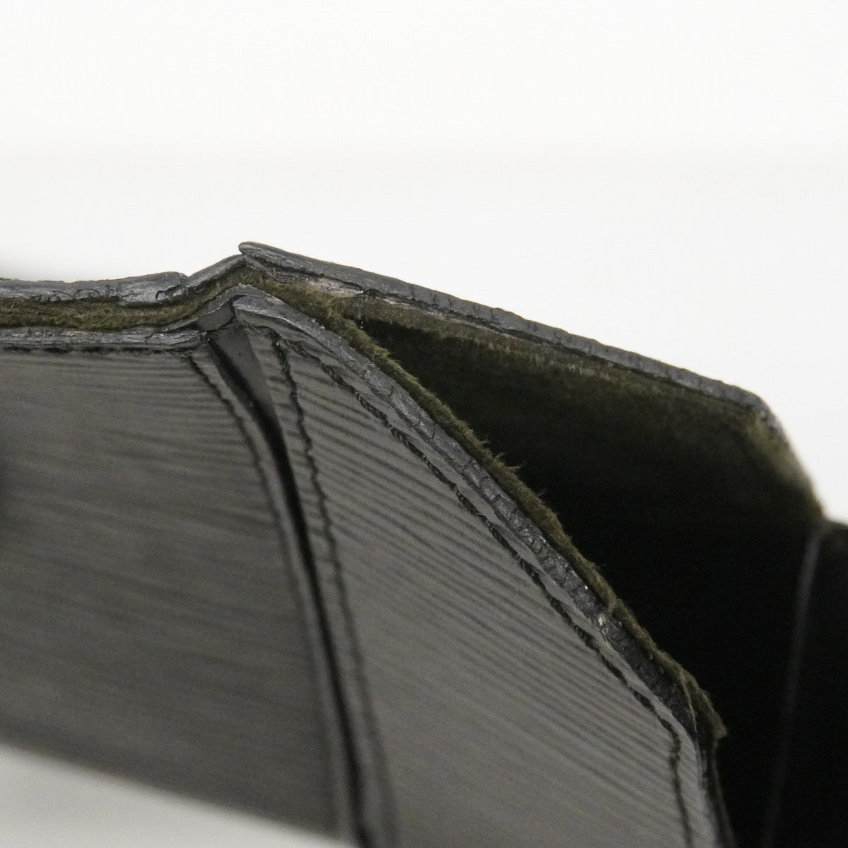 【6cc4027-k】ルイヴィトン ショルダーバッグ エピ サックソウ M80161 ノワール【中古】レディース