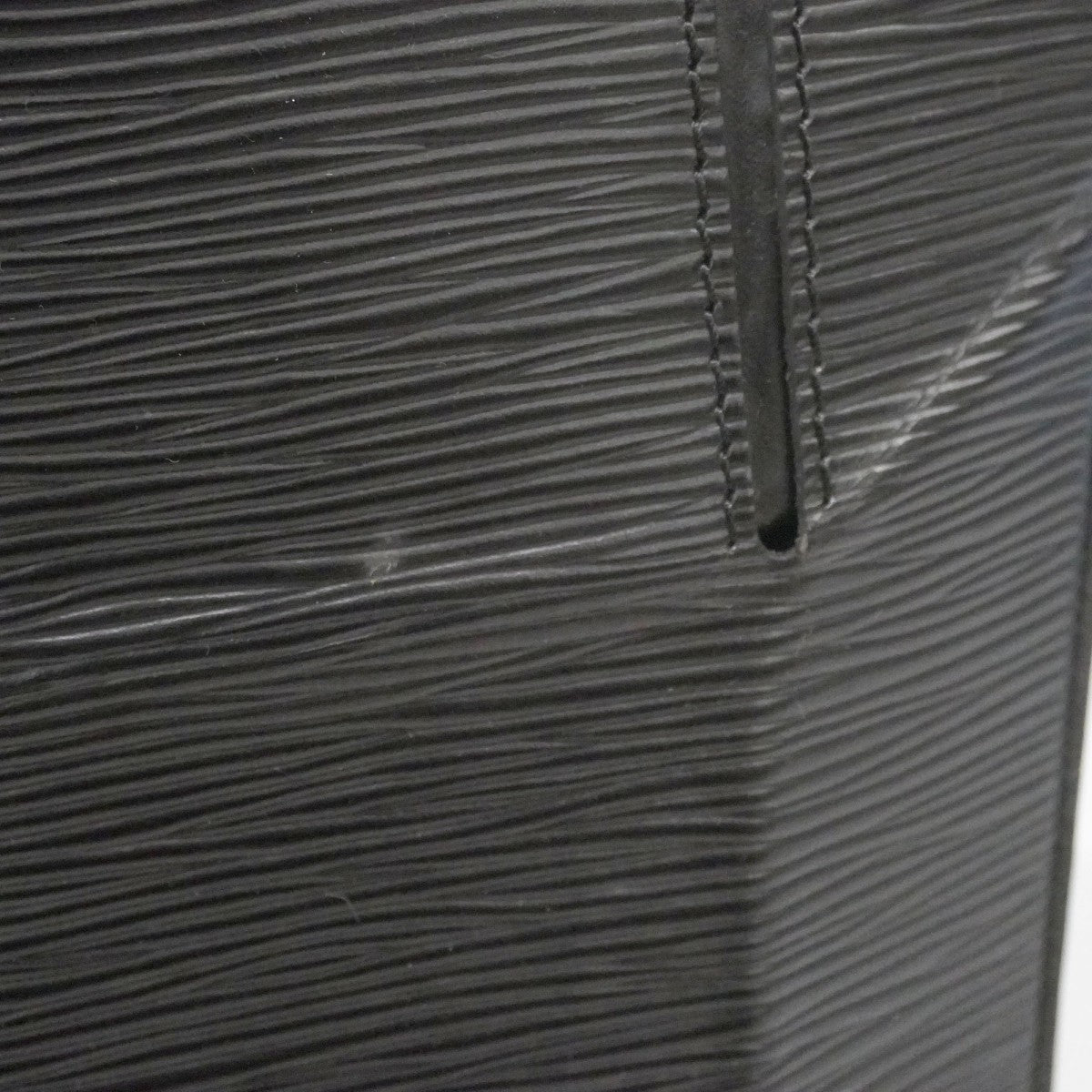 【6cc4027-k】ルイヴィトン ショルダーバッグ エピ サックソウ M80161 ノワール【中古】レディース