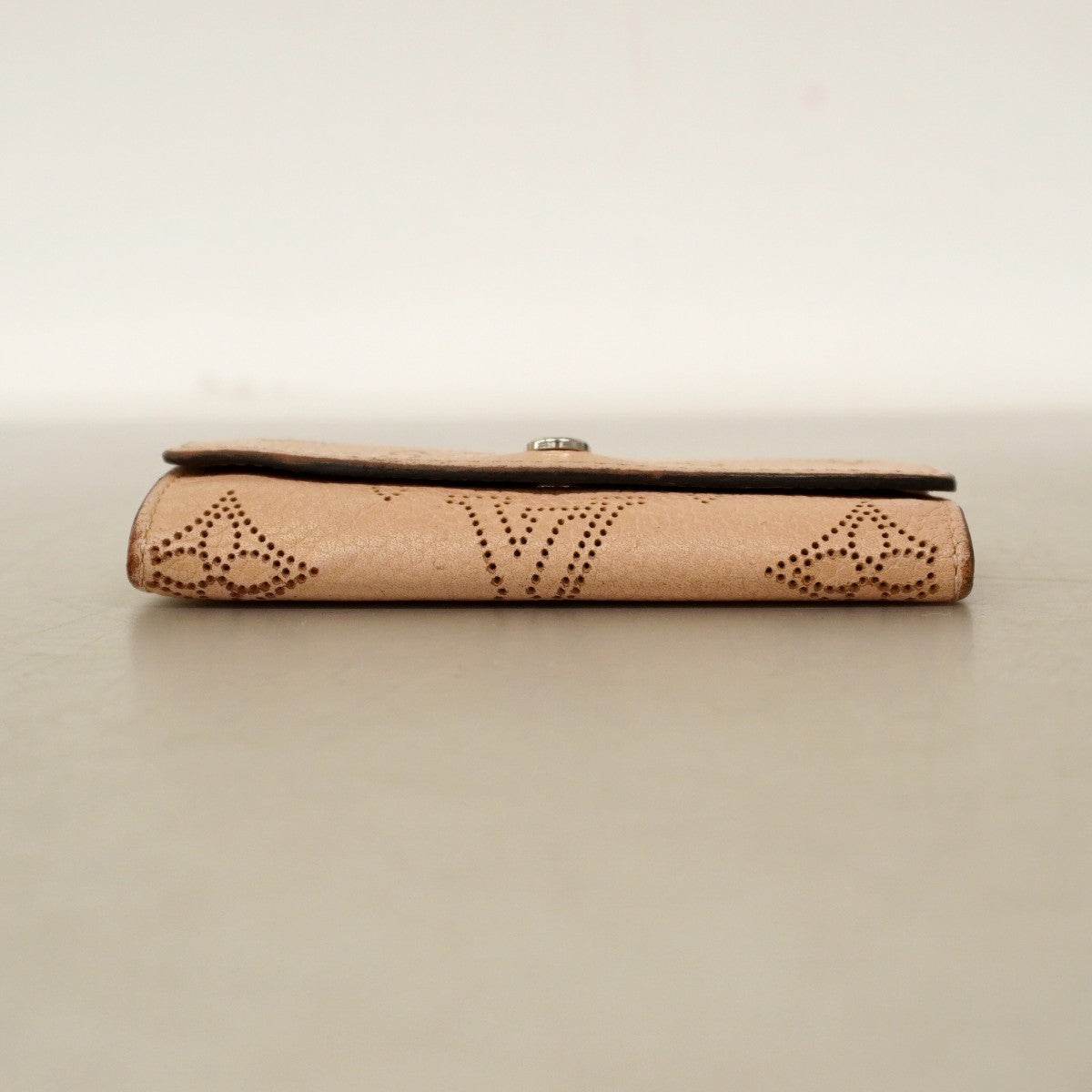 【6cc4047-k】ルイヴィトン キーケース マヒナ ミュルティクレ4 M64056 マグノリア【中古】レディース