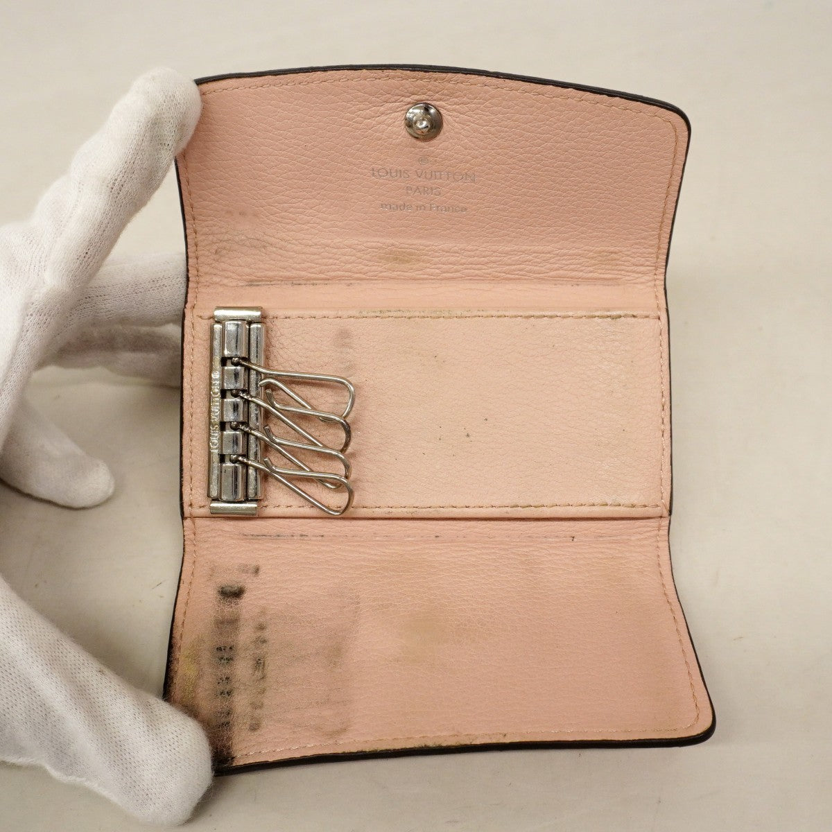 【6cc4047-k】ルイヴィトン キーケース マヒナ ミュルティクレ4 M64056 マグノリア【中古】レディース