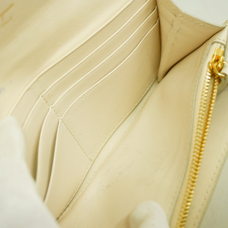 ★SALE【6cc4200】サルヴァトーレフェラガモ 長財布 ガンチーニ レザー オフホワイト ゴールド金具【中古】レディース